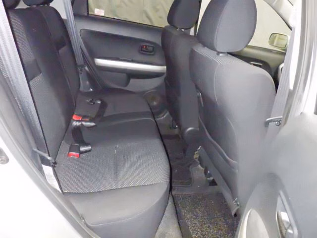 TOYOTA IST