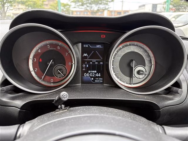 SUZUKI SWIFT