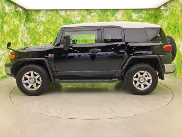 TOYOTA FJ CRUISER