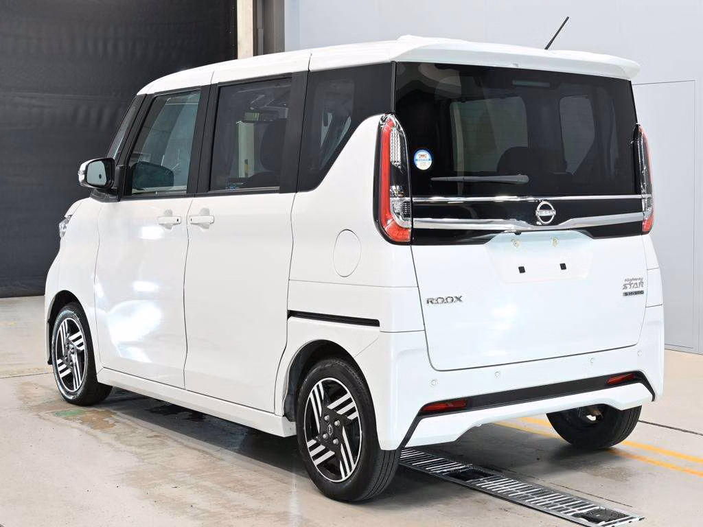 NISSAN ROOX
