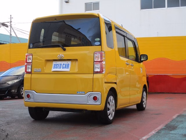 TOYOTA PIXIS MEGA