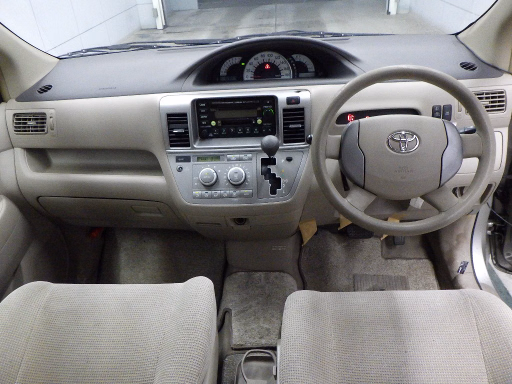 TOYOTA RAUM