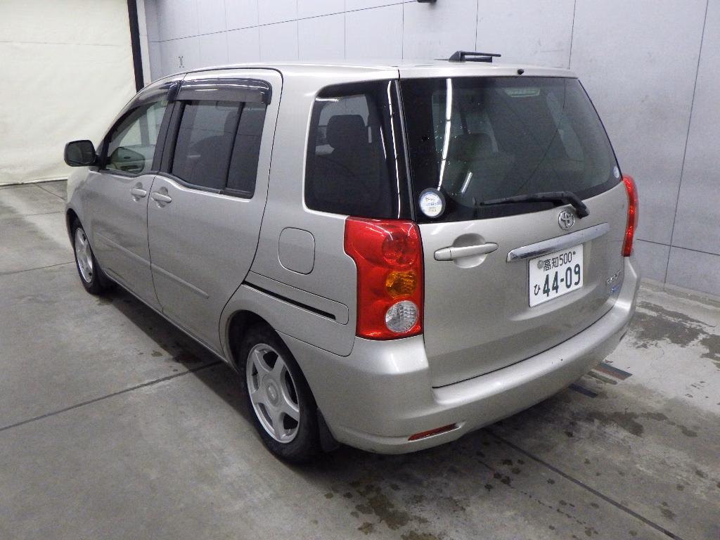 TOYOTA RAUM