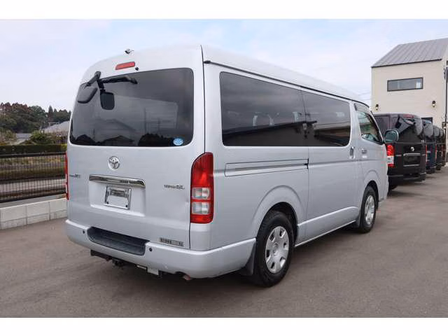 TOYOTA REGIUS ACE