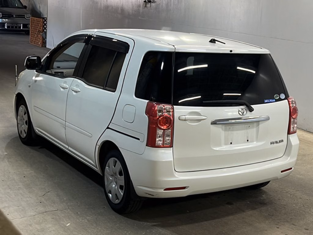 TOYOTA RAUM