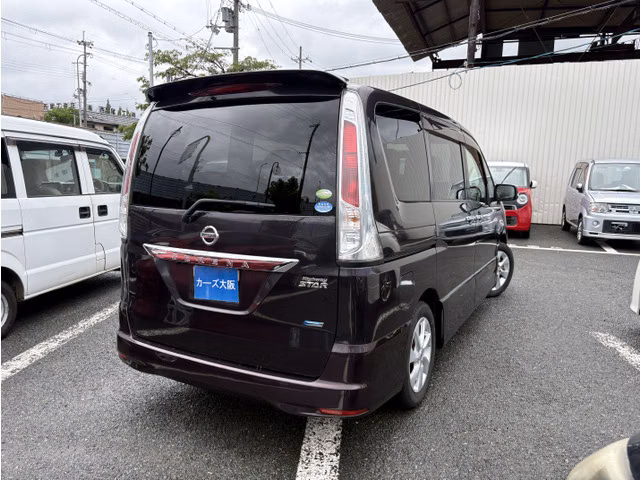 NISSAN SERENA