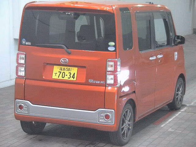 DAIHATSU WAKE