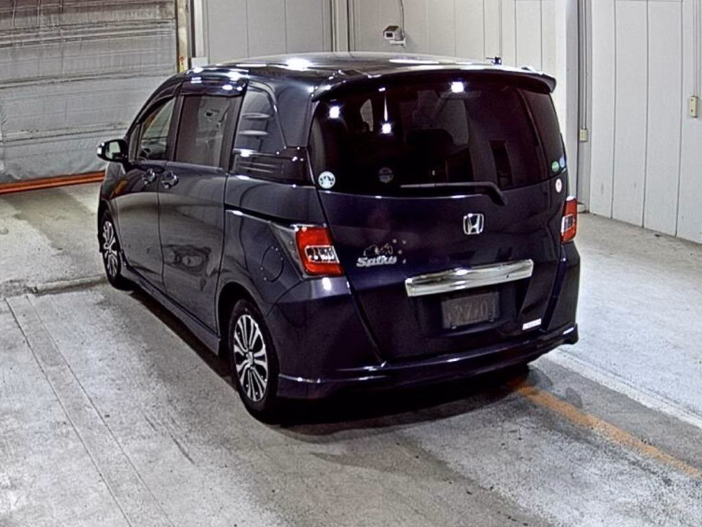 HONDA FREED SPIKE