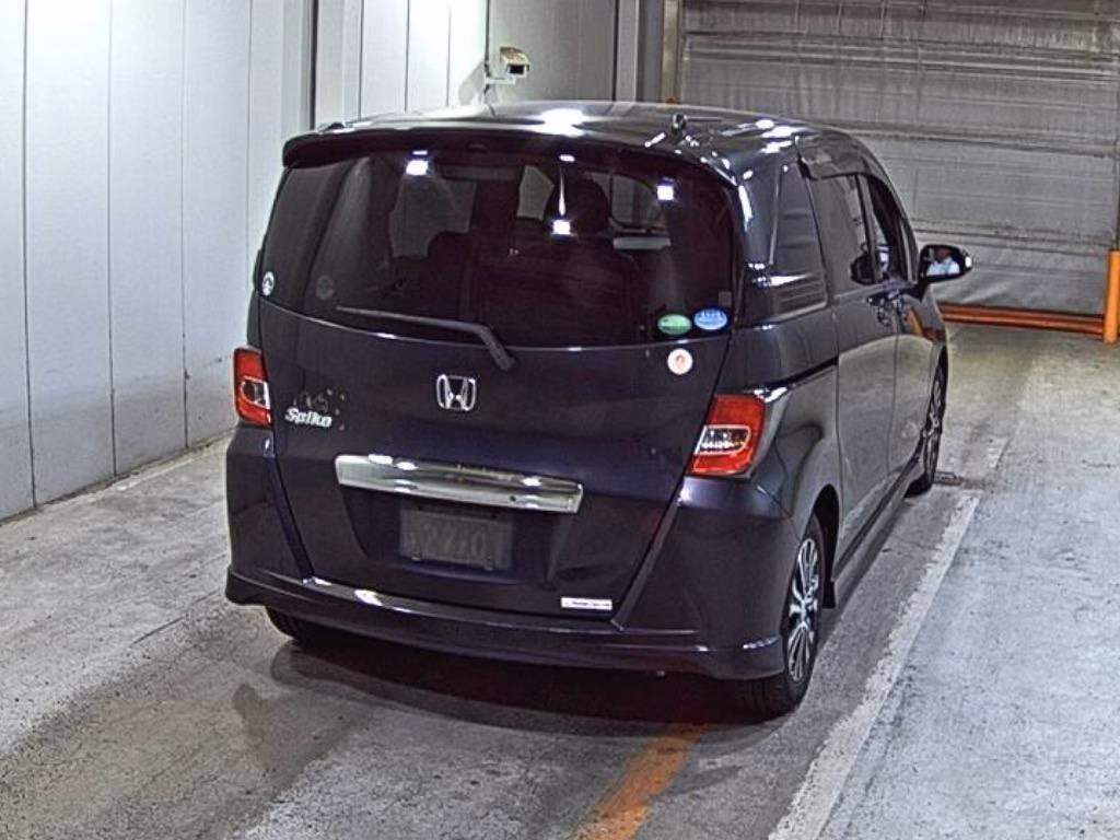 HONDA FREED SPIKE