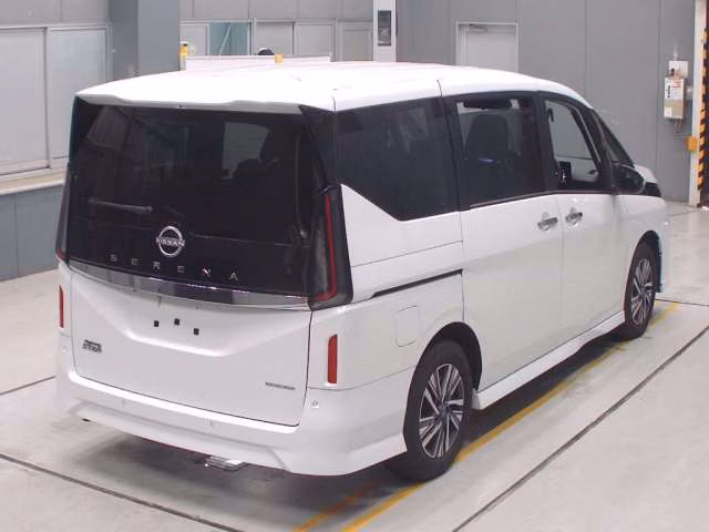 NISSAN SERENA
