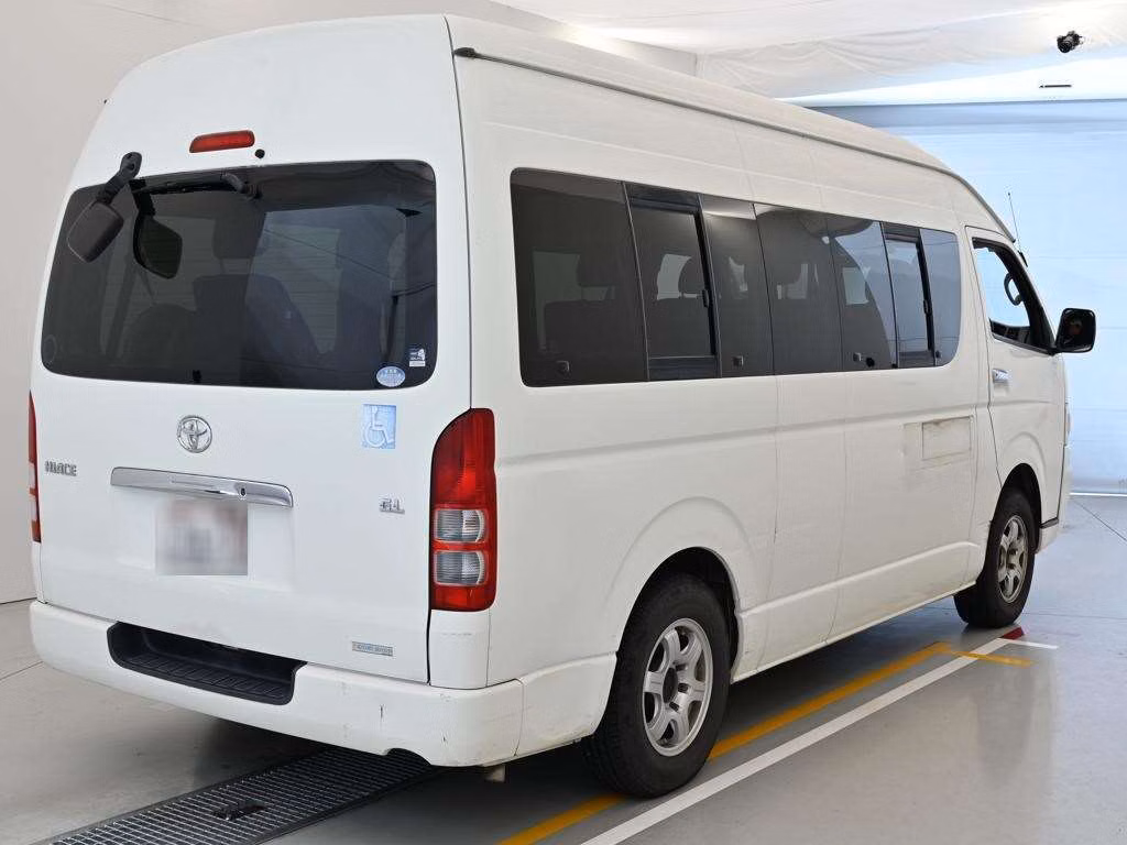 TOYOTA REGIUS ACE