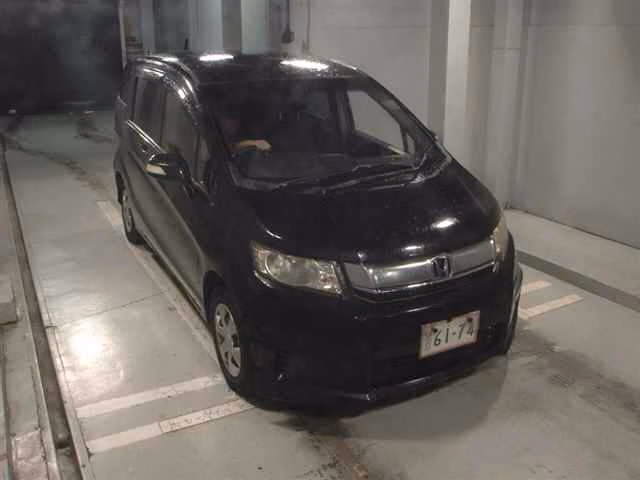 HONDA FREED SPIKE