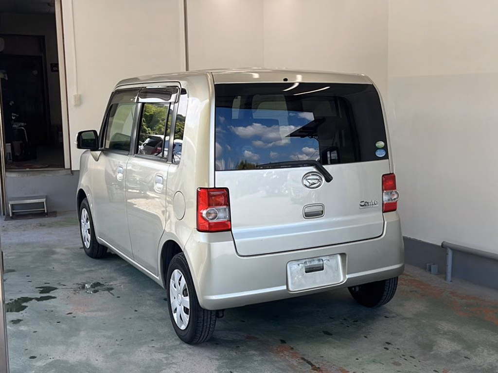 DAIHATSU MOVE CONTE