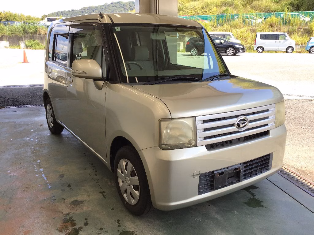 DAIHATSU MOVE CONTE