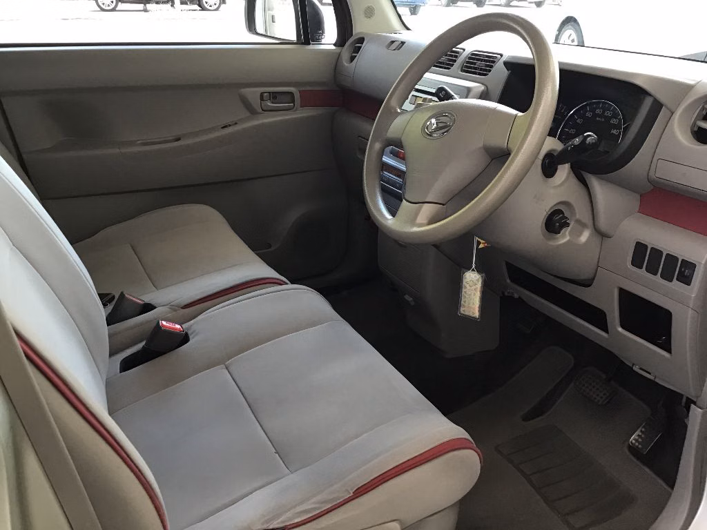 DAIHATSU MOVE CONTE