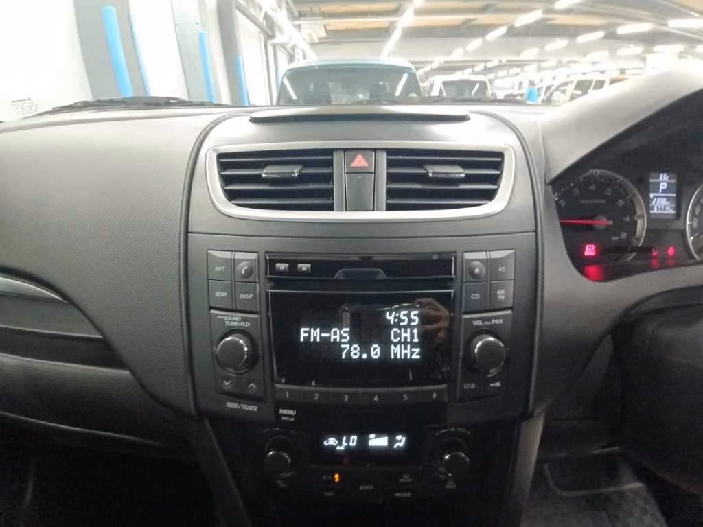 SUZUKI SWIFT