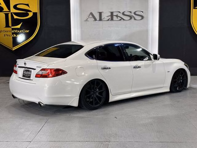 NISSAN FUGA