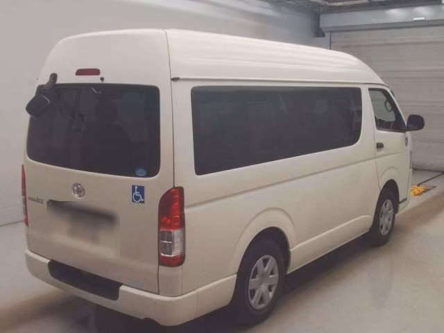 TOYOTA REGIUS ACE
