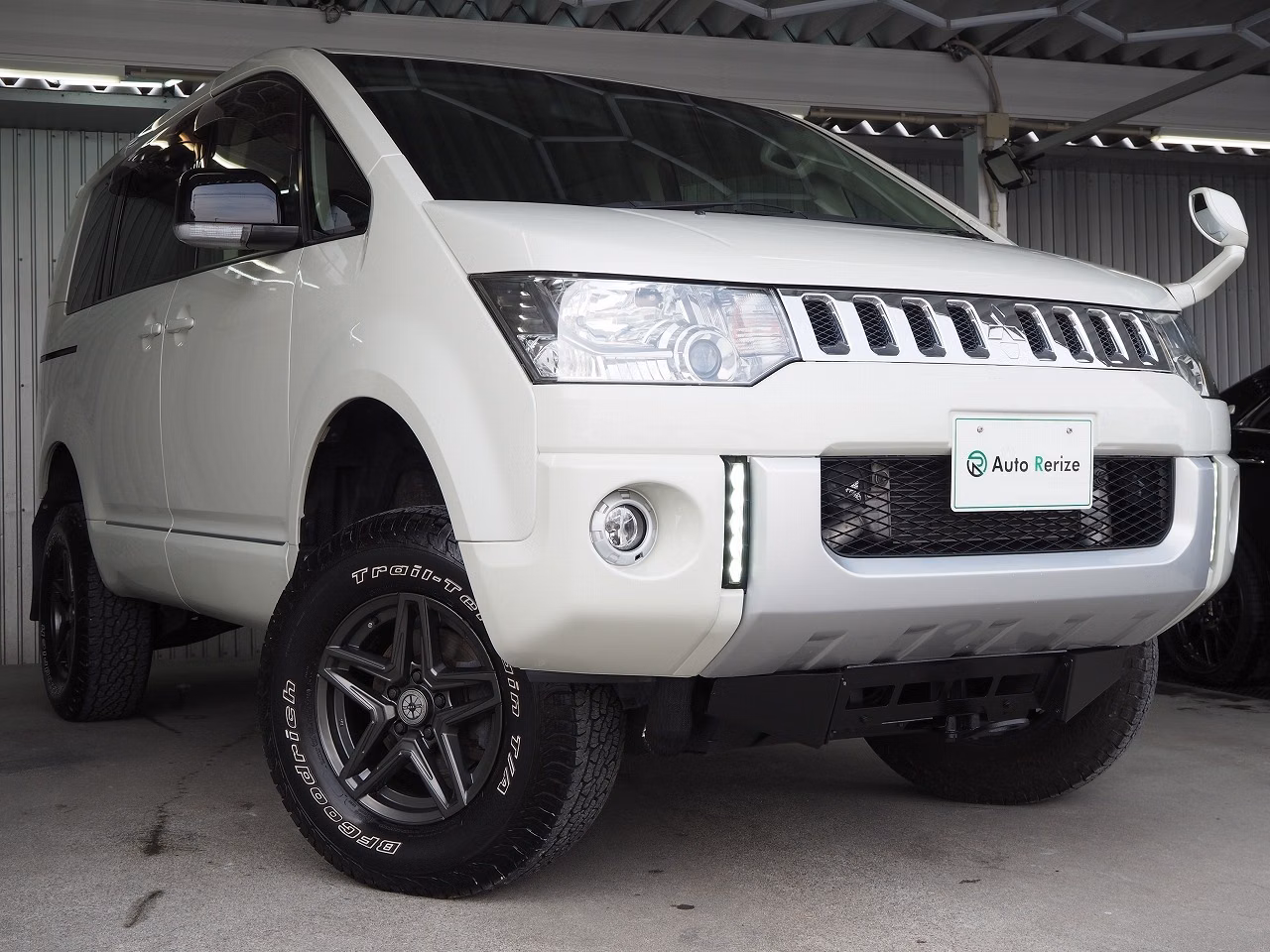 MITSUBISHI DELICA D:5