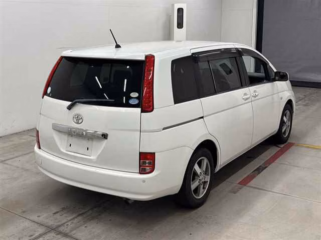 TOYOTA ISIS