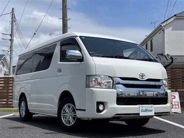 TOYOTA HIACE