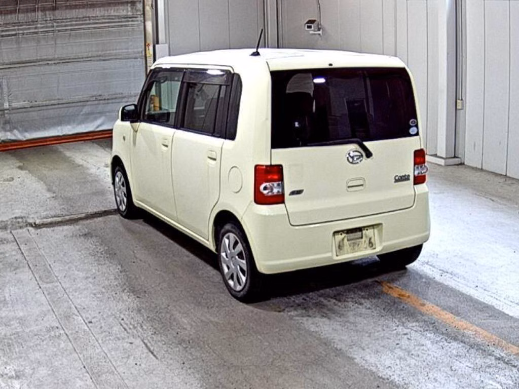 DAIHATSU MOVE CONTE