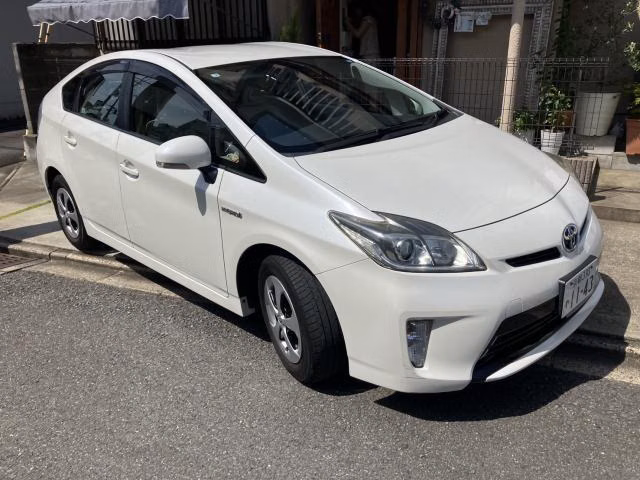 TOYOTA PRIUS