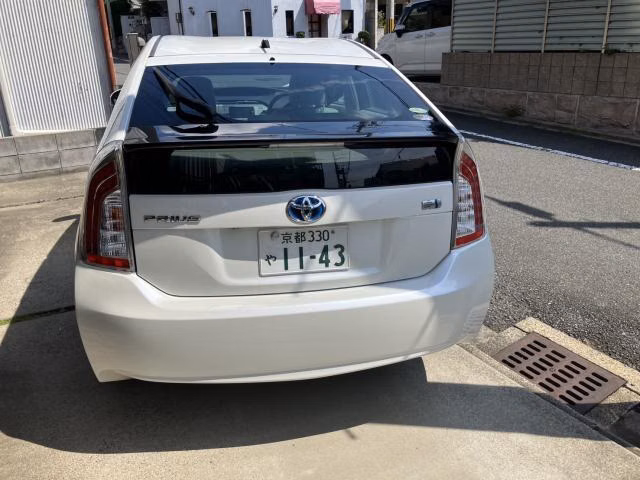 TOYOTA PRIUS