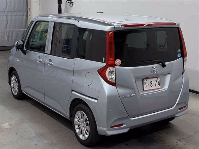TOYOTA ROOMY