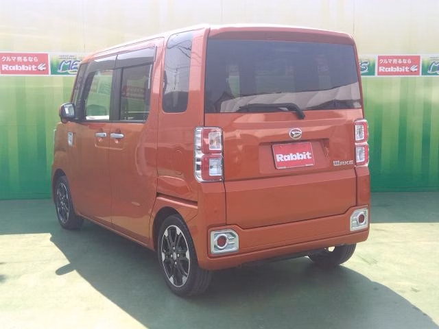 DAIHATSU WAKE