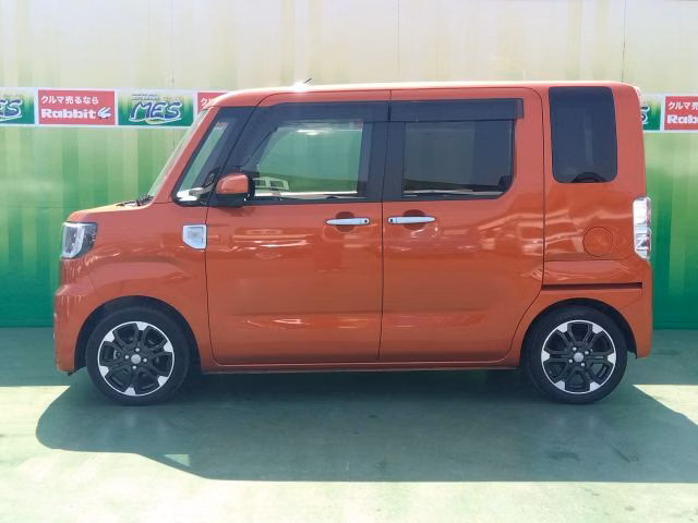 DAIHATSU WAKE
