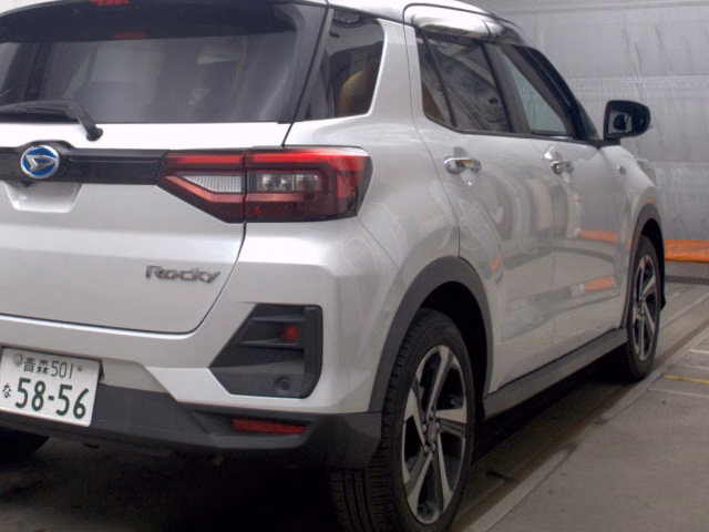 DAIHATSU ROCKY