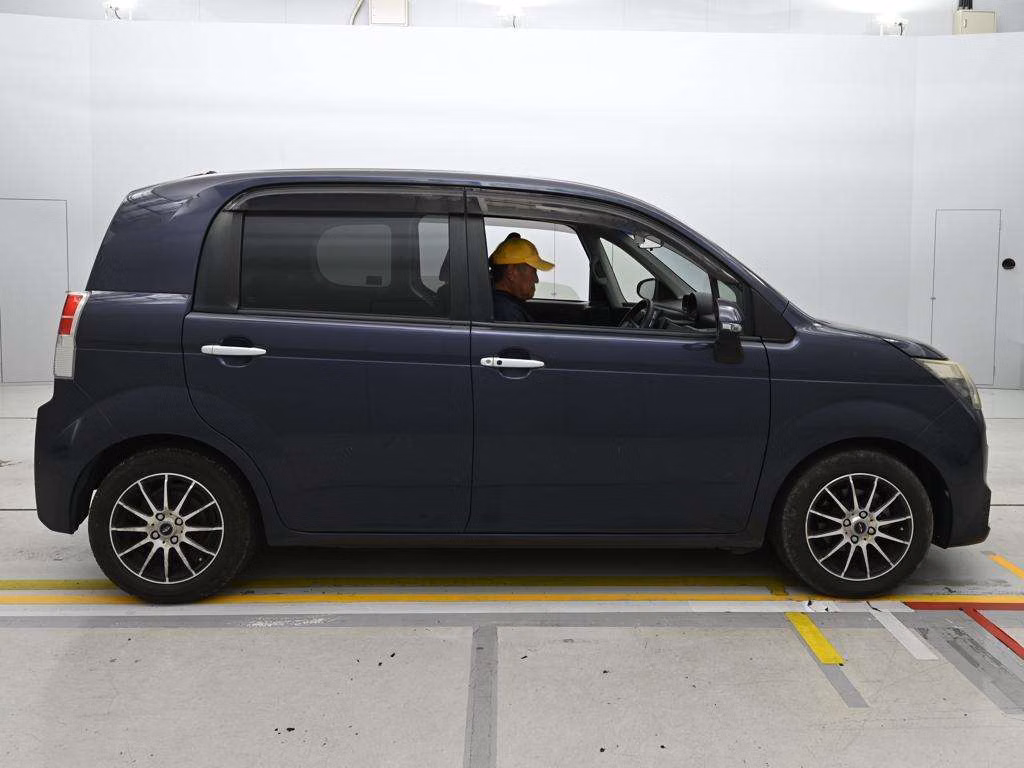 TOYOTA SPADE