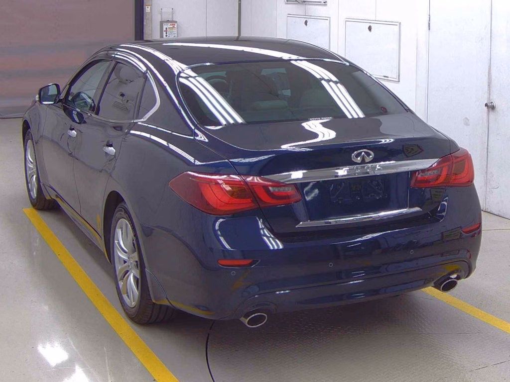 NISSAN FUGA