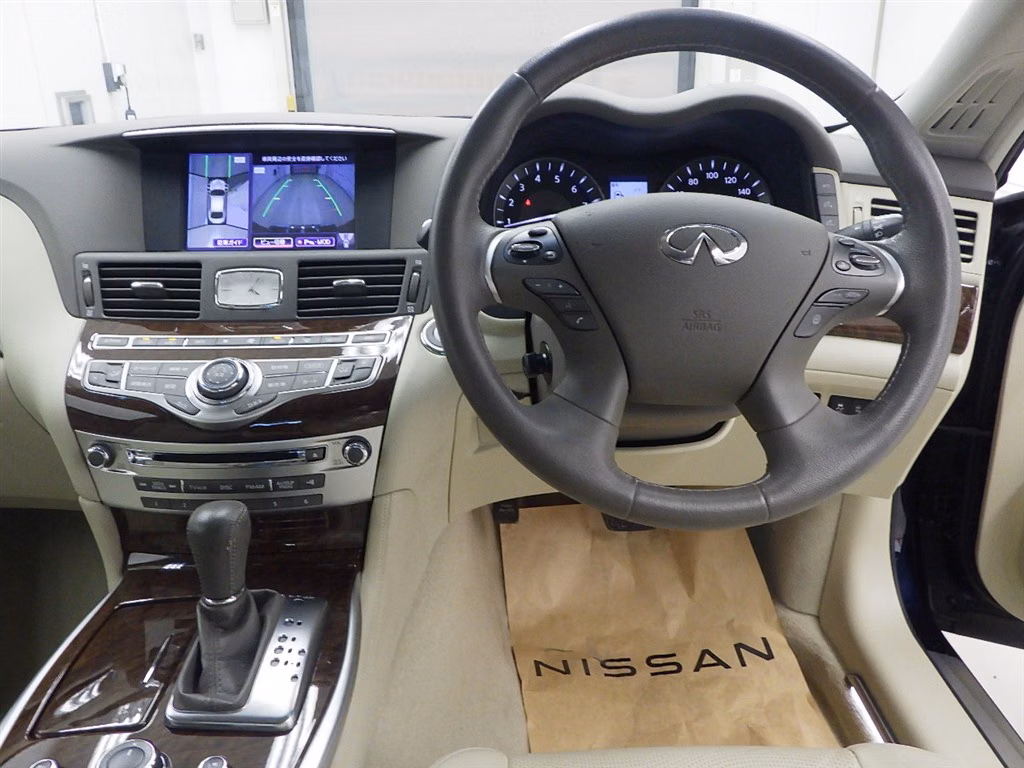 NISSAN FUGA