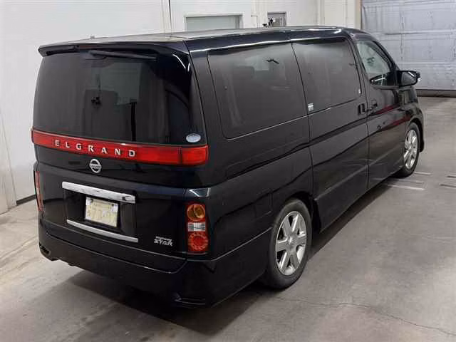 NISSAN ELGRAND