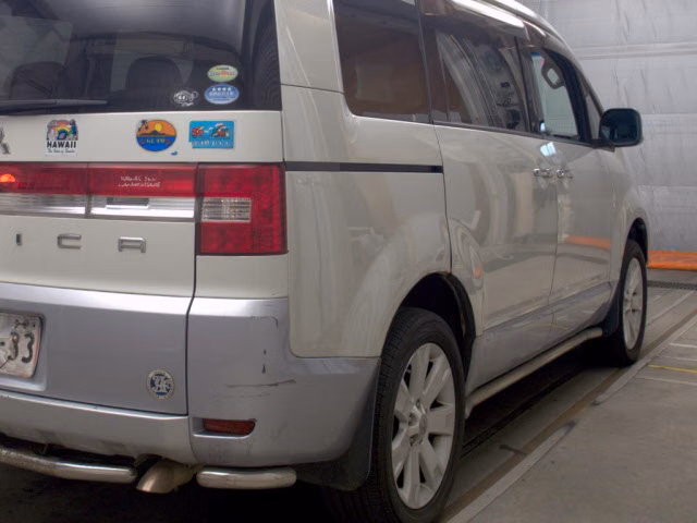MITSUBISHI DELICA D:5