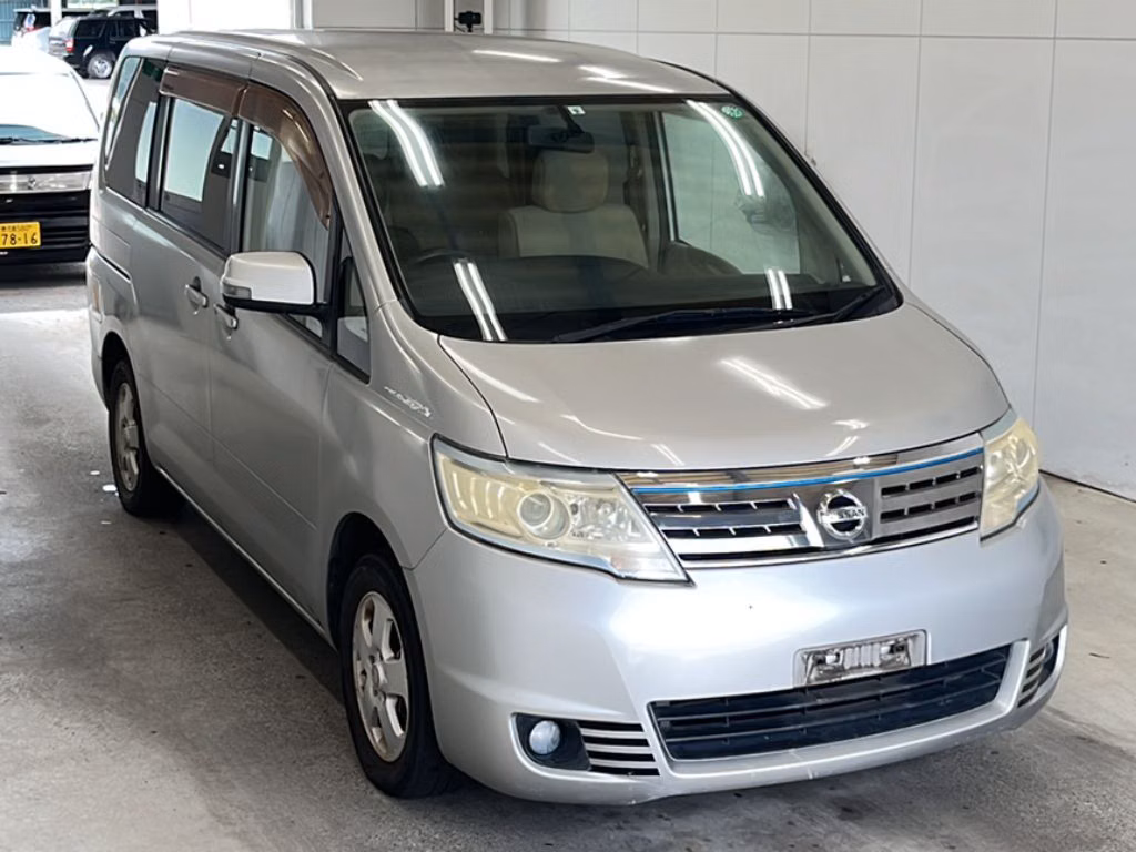 NISSAN SERENA