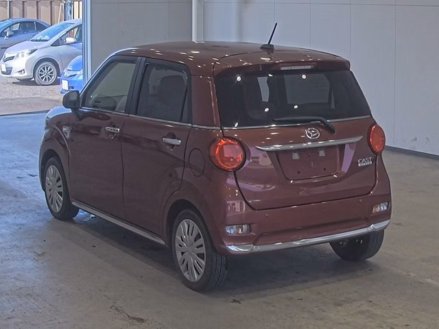DAIHATSU CAST