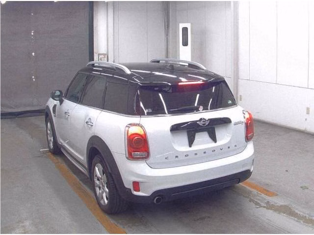 MINI CROSSOVER