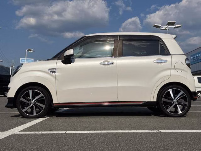 DAIHATSU CAST
