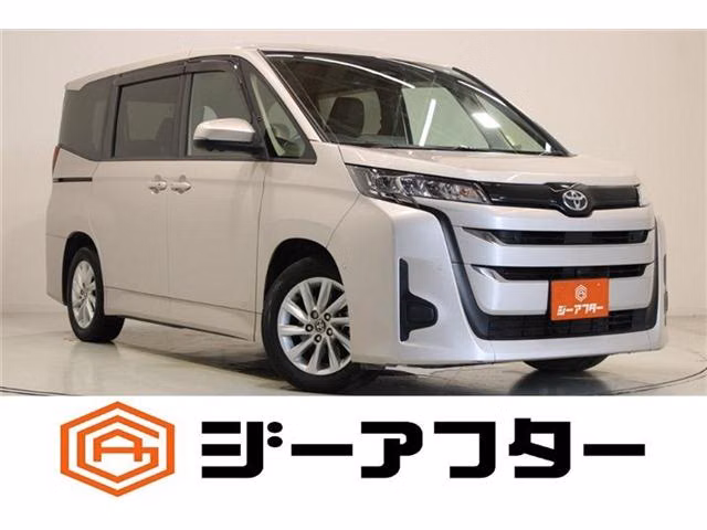 TOYOTA NOAH