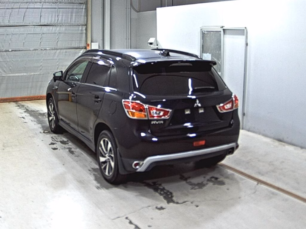 MITSUBISHI RVR