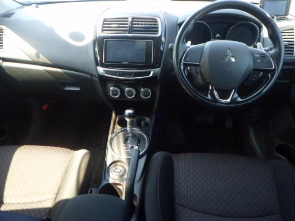 MITSUBISHI RVR