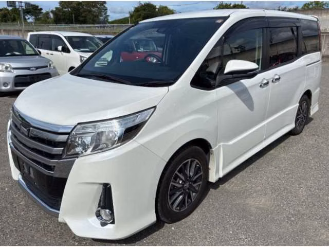TOYOTA NOAH
