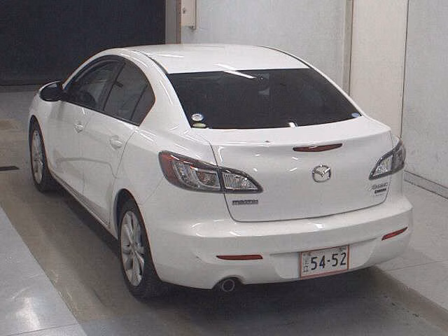 MAZDA AXELA