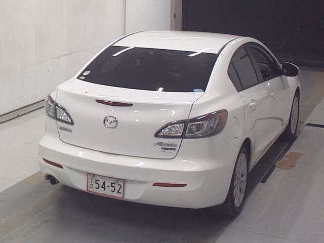 MAZDA AXELA