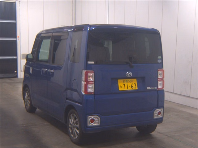 DAIHATSU WAKE