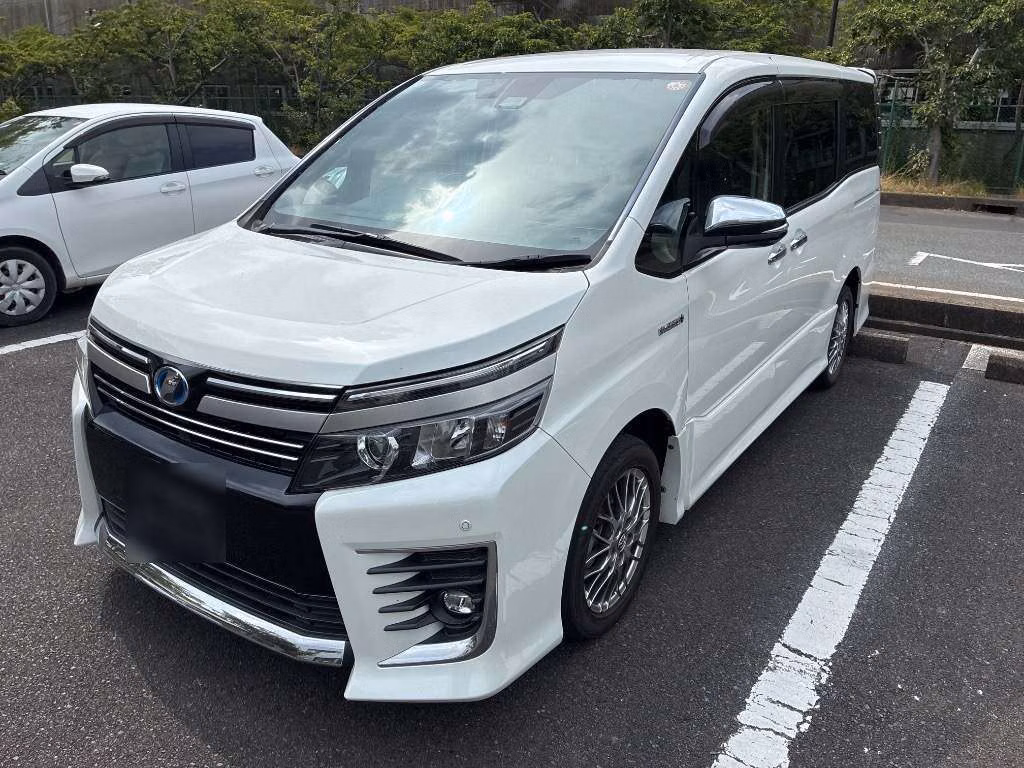 TOYOTA VOXY