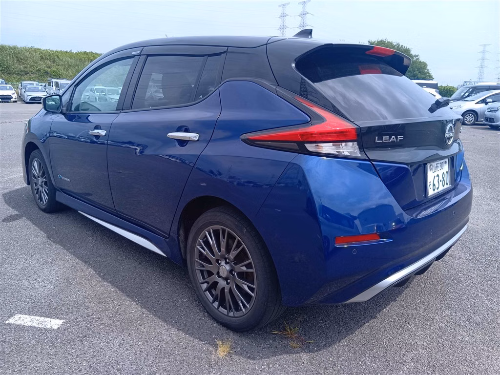 NISSAN LEAF